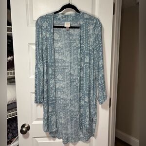 Knox Rose Blue and White Paisley Floral Hi-Low Kimono